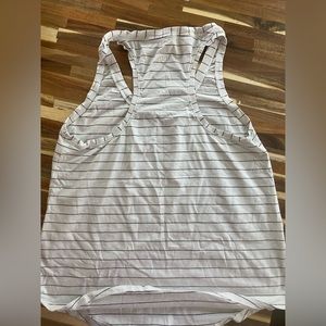 Lululemon tank.